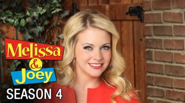 See Hilarious Blunders Before Series Finale – Hollywood Life