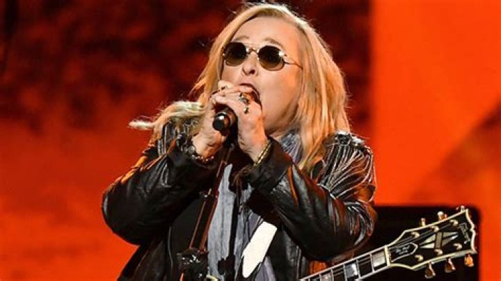 Melissa Etheridge Returns To The Spotlight For ‘Can’t Cancel Pride’ 6 Wks. After Son’s Death