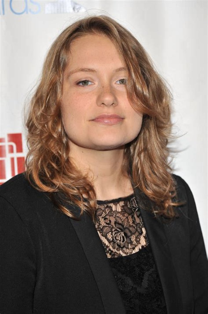 Merritt Wever Celebrity Profile – Hollywood Life