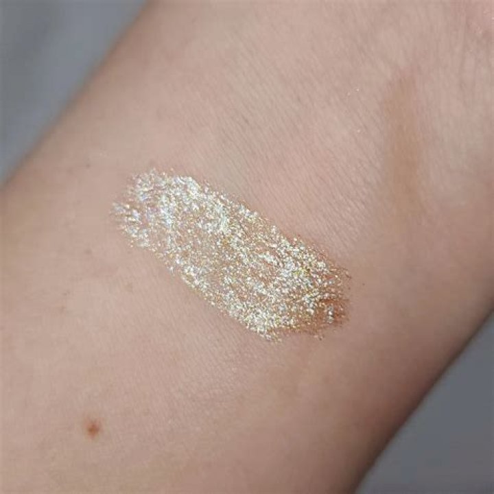 Recreate Milly Alcock’s Metallic Golden Globes Look With This $8 Product