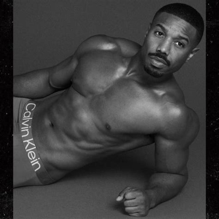 Michael B. Jordan’s Shirtless ‘Mens Health’ Cover & Interview: Photos – Hollywood Life