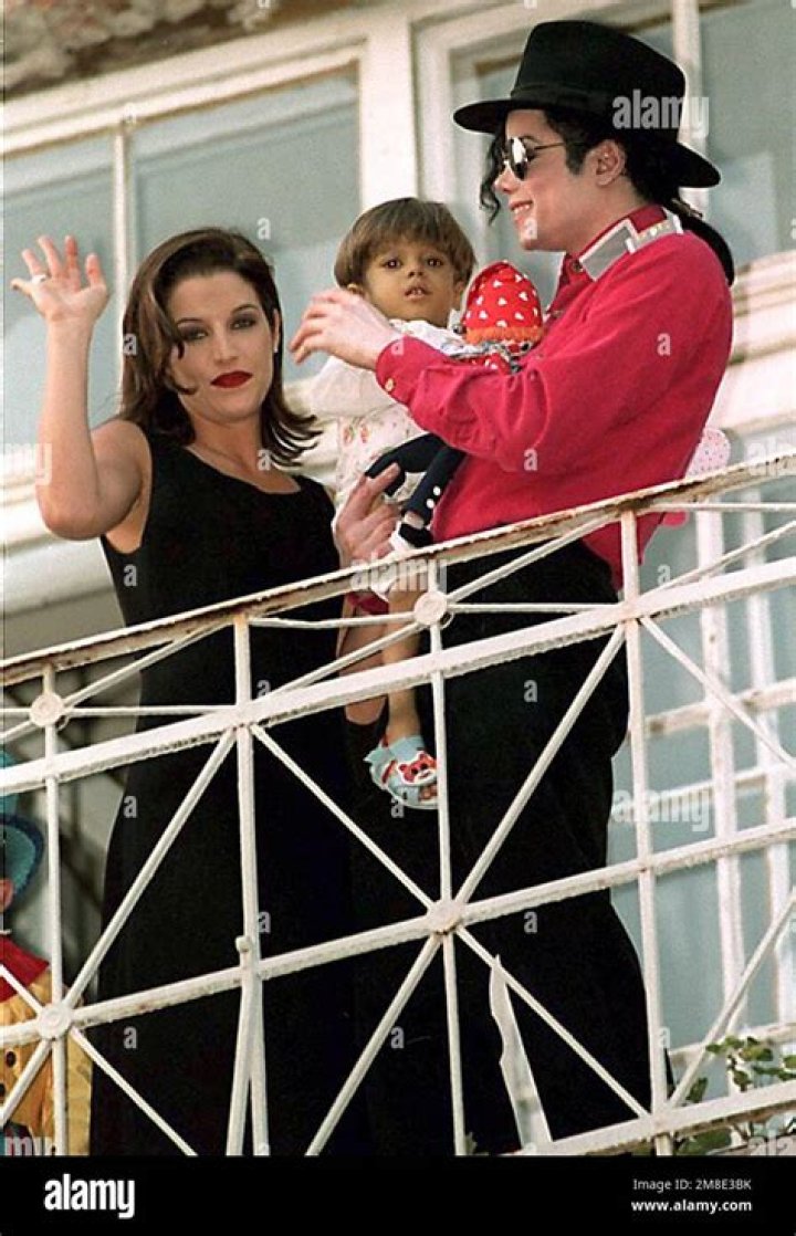 Lisa Marie Presley Reveals That Michael Jackson Pressured Her To Have A Baby During Their Brief Marriage! – Hollywood Life