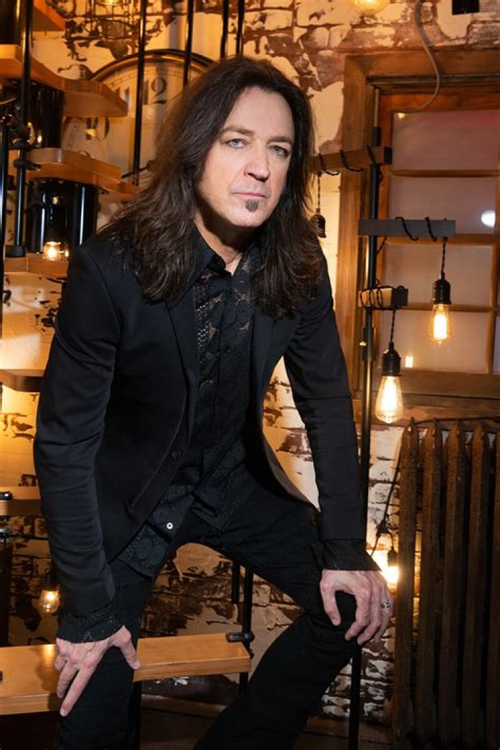 Michael Sweet’s ‘Passion’ Arrives Before Stryper Frontman’s Xmas Show – Hollywood Life