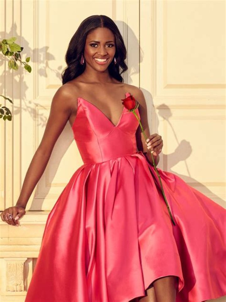 Michelle Young Is Glamorous In Gold Dress For ‘The Bachelorette: Men Tell All’