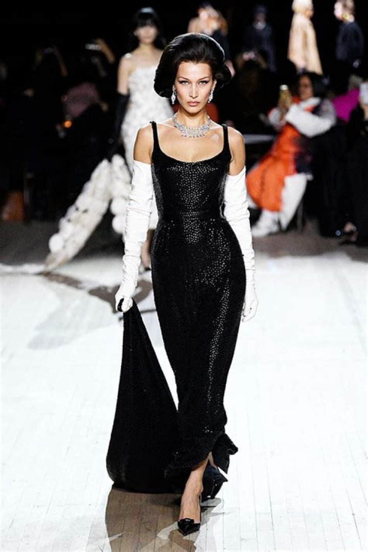 Miley Cyrus, Bella Hadid & More Slay The Marc Jacobs Runway In Sexy Outfits At NYFW – Pics