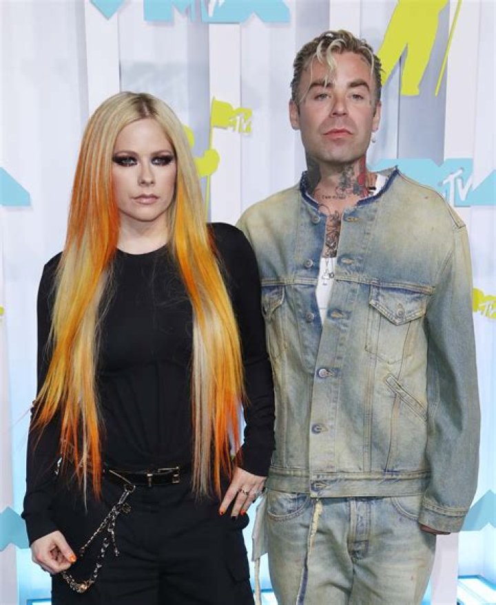 Mod Sun Reacts To Avril Lavigne Split: Photos – Hollywood Life