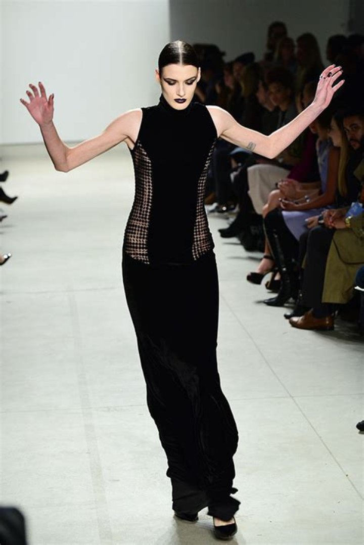 Bella Hadid & More – Hollywood Life