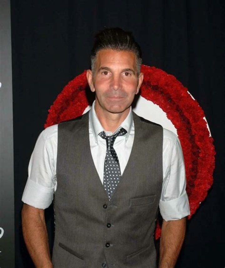 Picked Up By His Kids – Hollywood Life