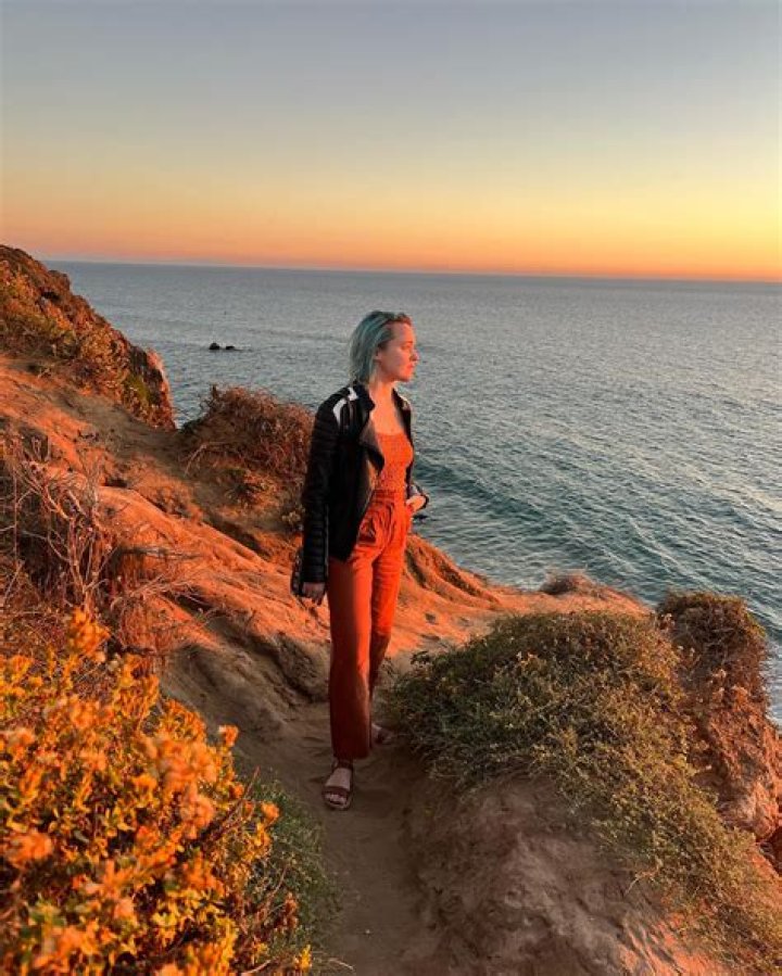 PICS of the Up & Coming Actress – Hollywood Life