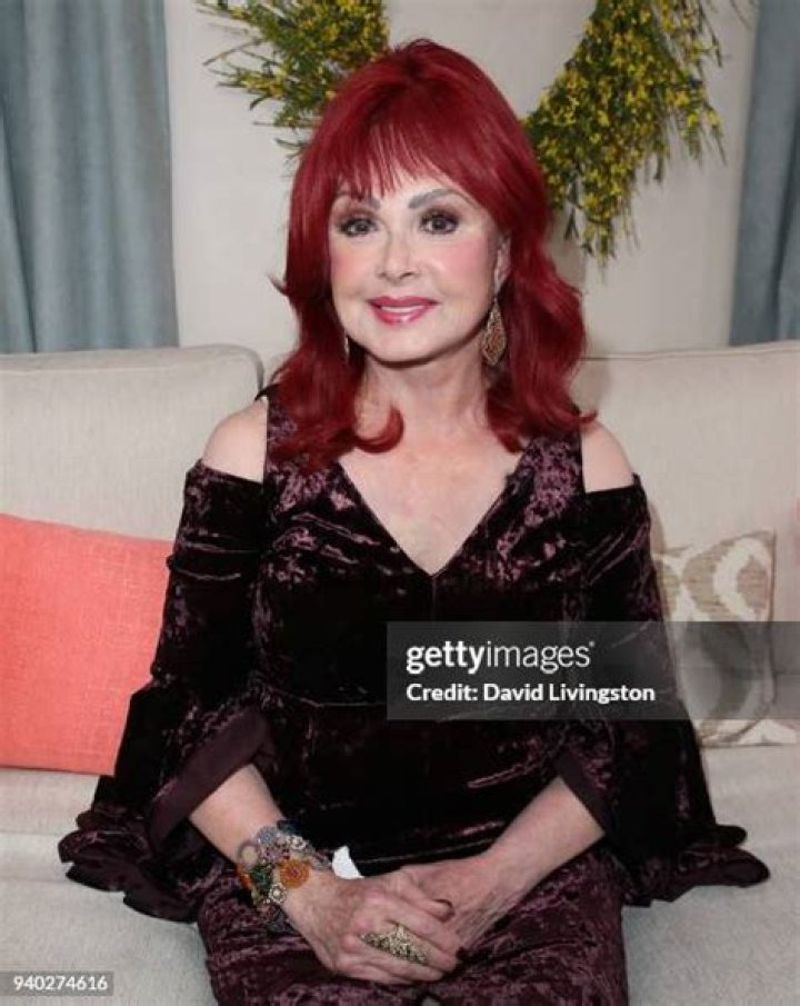 Naomi Judd’s Life In Photos – Hollywood Life