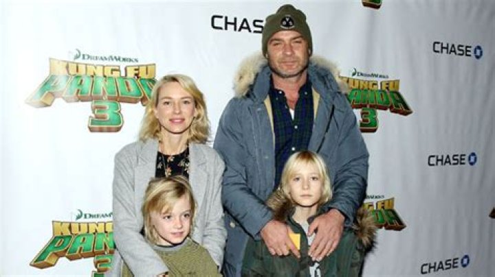 Naomi Watts & Liev Schreiber’s TikTok Dance With Sons Kai & Sasha: Video – Hollywood Life