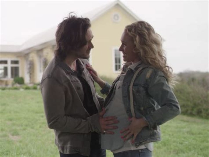 Brad Tries To Come On To Alannah – Hollywood Life