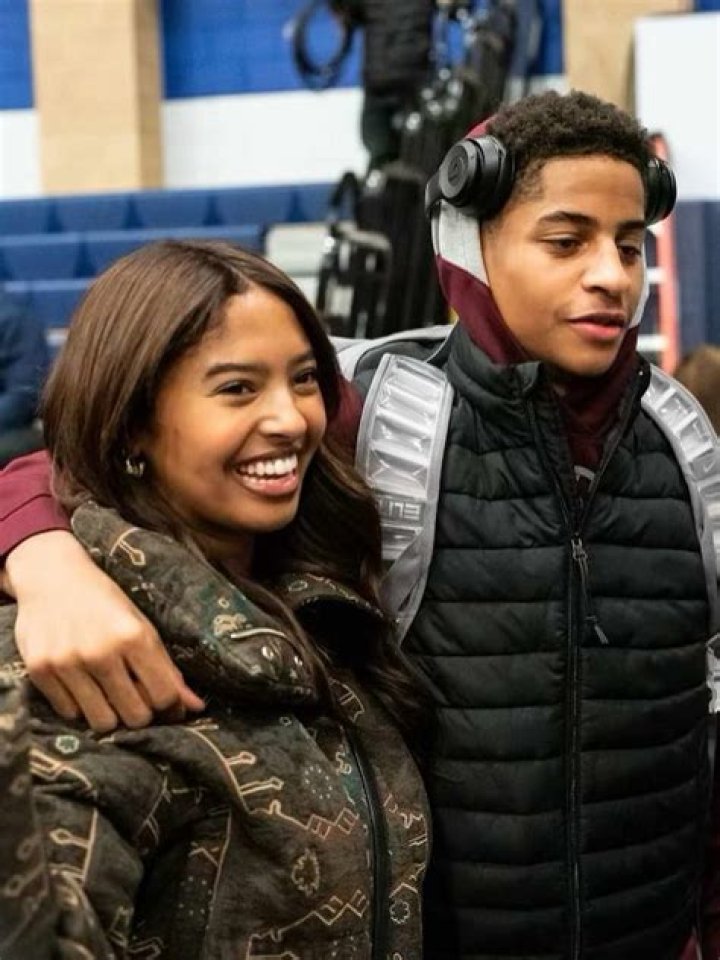 Natalia Bryant & Kiyan Anthony ‘Reunite’ In Sweet Dancing Video: Watch – Hollywood Life