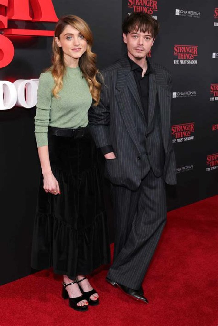 Natalia Dyer & Charlie Heaton At Stranger Things 4 Premiere: Photos – Hollywood Life