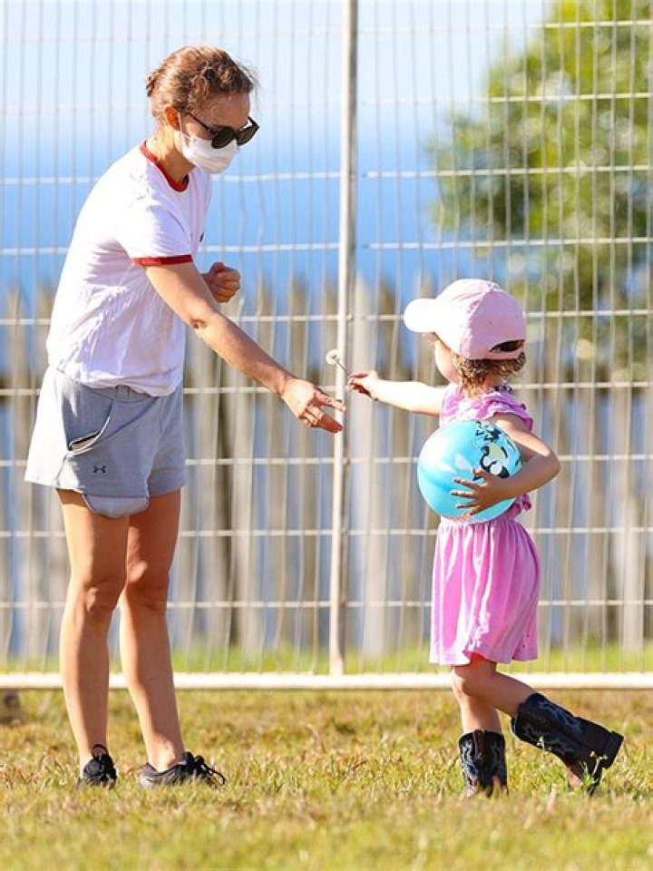 Natalie Portman Plays With Daughter Amalia, 4, At The Park In Australia — Cute Photos