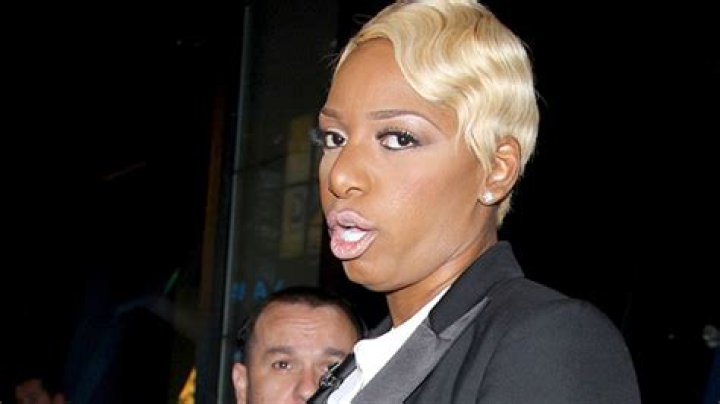NeNe Leakes Fights With Fan Who Accuses Her Of Being ‘Rude’ During Airport Meeting