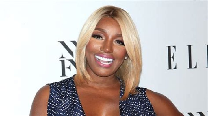 Flaunts Her Hot Body At Age 51 – Hollywood Life