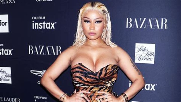 Nicki Minaj’s Louis Vuitton Jacket & Shorts – Photos – Hollywood Life