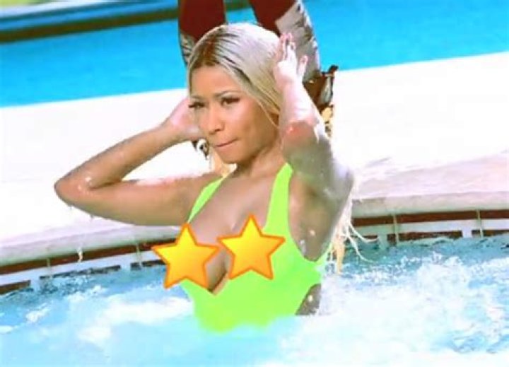 [VIDEO] Nicki Minaj Nip Slip — Rapper Bares It All With Swimsuit Malfunction – Hollywood Life
