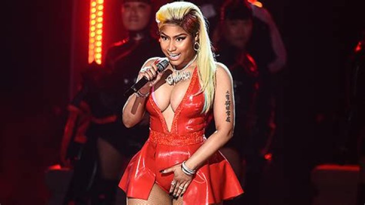 Nicki Minaj Releases ‘Yikes’ & Seemingly Shades Meek Mill – Hollywood Life