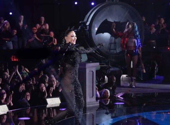 Nicole Scherzinger Sizzles In Catwoman Costume On ‘The Masked Singer’ – Hollywood Life