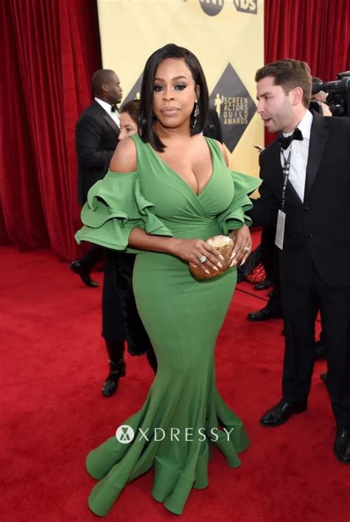 Niecy Nash Looks Sexier Than Ever In Green Latex Lingerie Set By Savage X Fenty — Watch