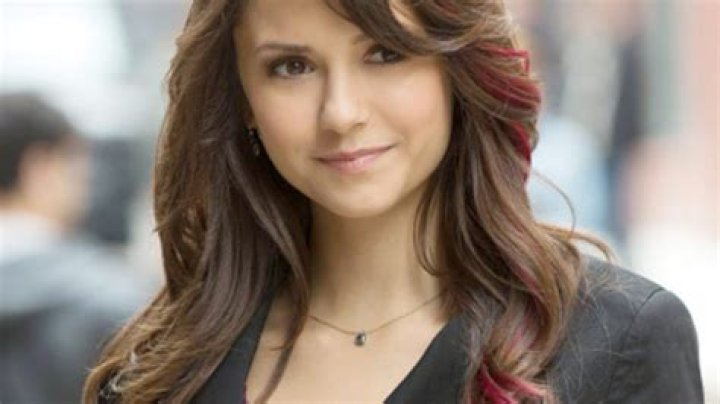 Nina Dobrev’s Pink Hair In ‘Vampire Diaries’ — Gets A Makeover In NYC – Hollywood Life