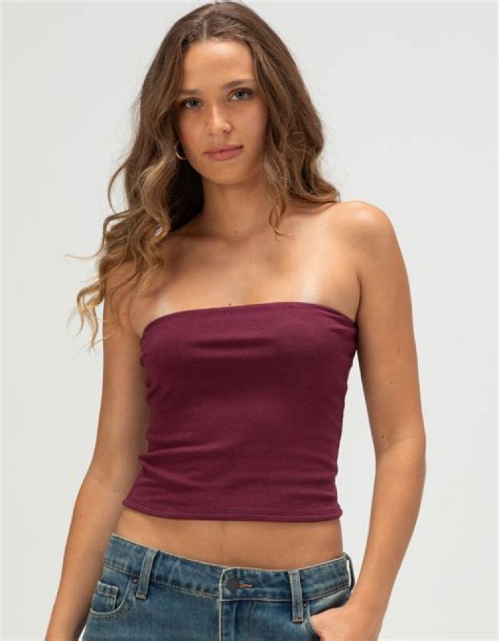 Noah Cyrus In Strapless Crop Top To Celebrate 22nd Birthday — Photo – Hollywood Life