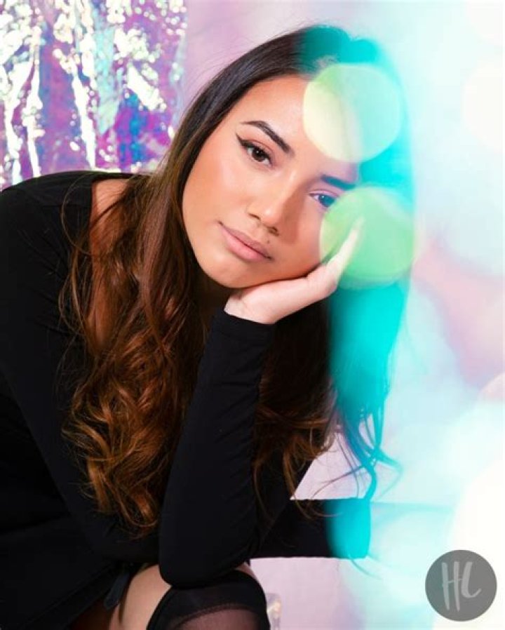 HollywoodLife’s NYCC 2019 Portrait Studio Photos