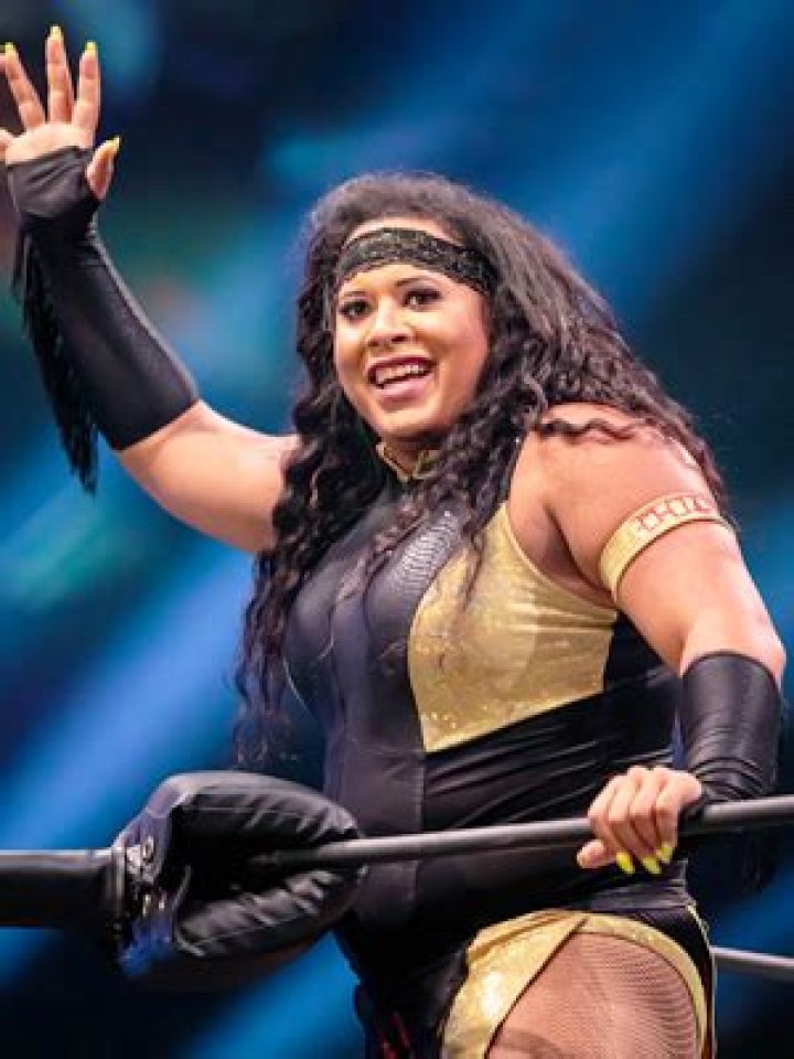 Photos of the Pro-Wrestling Trailblazer – Hollywood Life