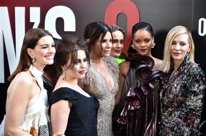 ‘Ocean’s 8’ Met Gala 2018 Photo — Anne Hathaway, Mindy Kaling & More – Hollywood Life
