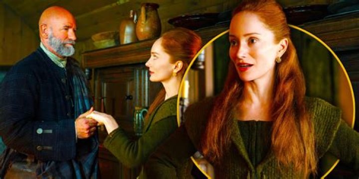 Geillis Duncan Is Alive & Holding Ian Captive In Jamaica — Recap – Hollywood Life