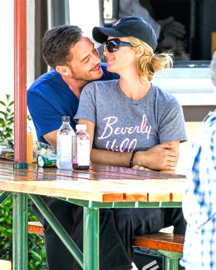 Her Relationships Over the Years – Hollywood Life