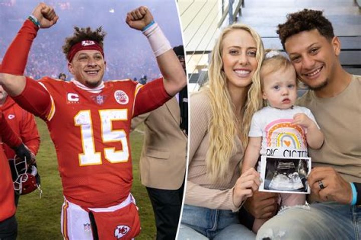 ​Patrick Mahomes Runs Off The Field To Give Brittany Matthews A Kiss After Chiefs’ Win