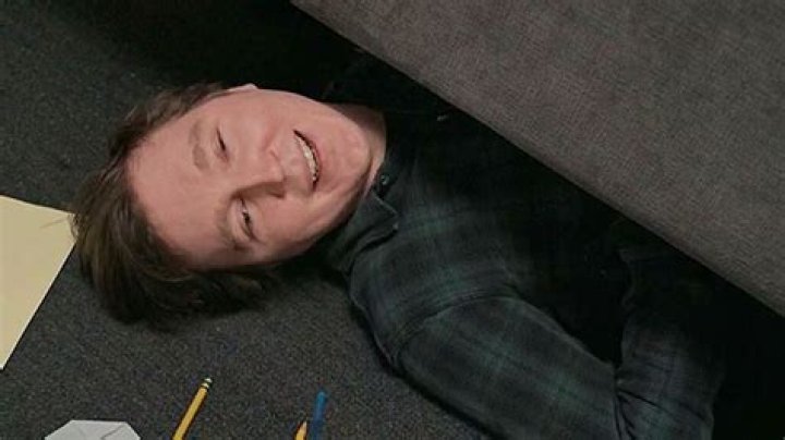 ’The Batman’s Paul Dano Makes Surprise Stop At ‘SNL’ With Zoe Kravitz – Hollywood Life