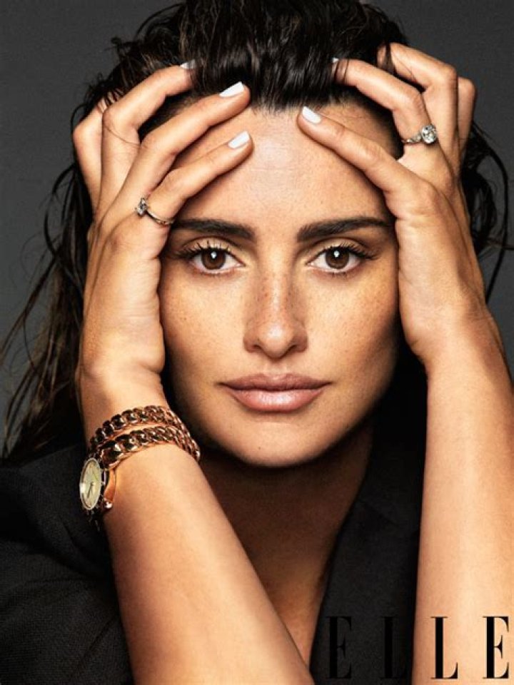 Penelope Cruz Without Makeup — Bare-Faced For ‘ELLE’ November Issue – Hollywood Life