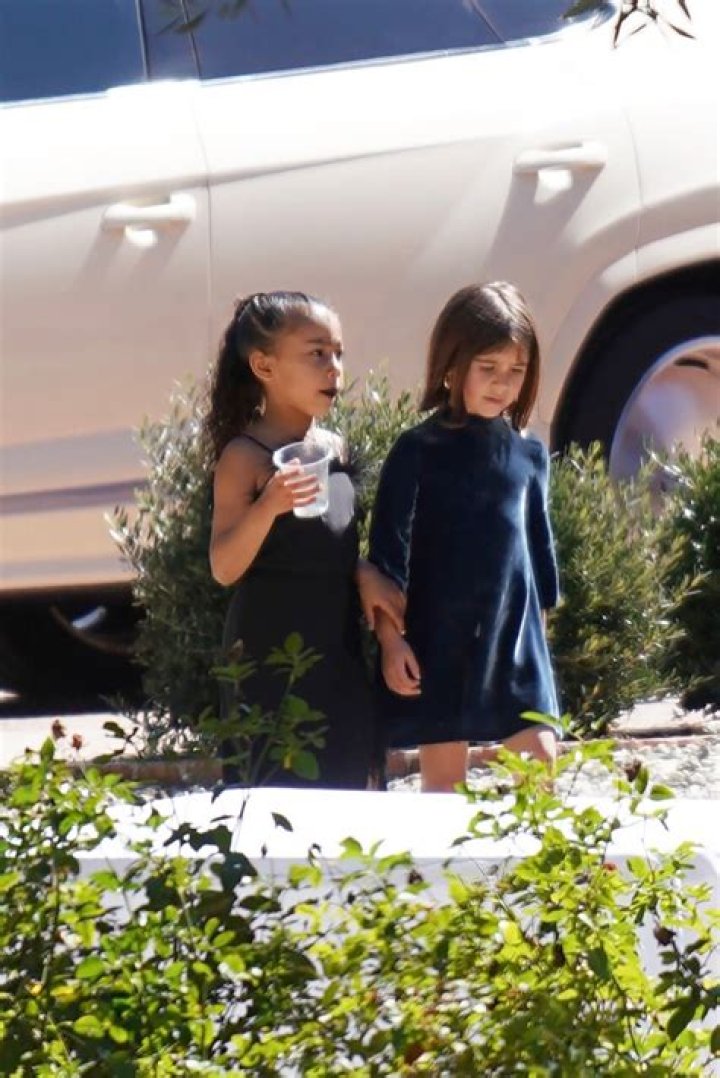 North West & Penelope Disick Hold Hands — PICS