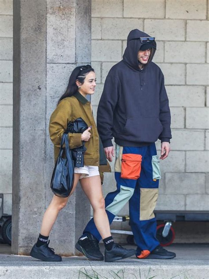 Pete Davidson & Chase Sui Wonders Are All Smiles Leaving Hawaii Following PDA-Filled Vacation