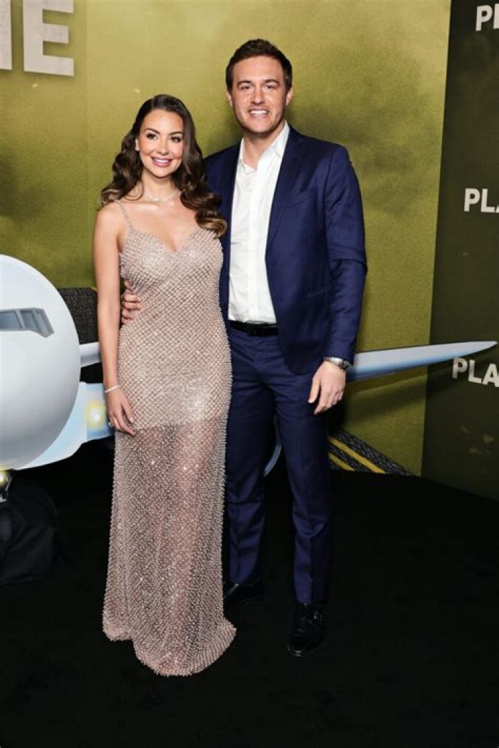 Peter Weber & Kelley Flanagan Dance In New TikTok Video After Sparking Romance Rumors