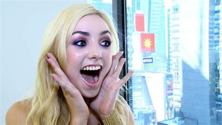 Peyton List & Willow Shields’ Surprising #TinyWin Wardrobe Moments Revealed