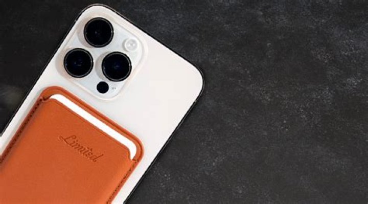 Best Phone Wallet to Keep You On the Go