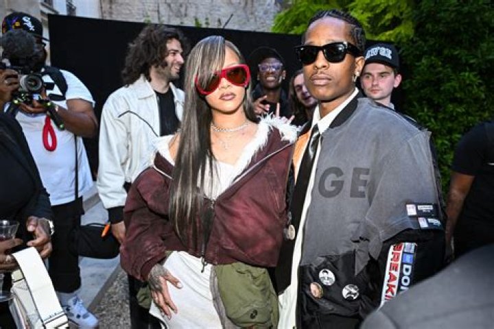 Pregnant Rihanna & A$AP Rocky Pose At Dave Chappelle’s Show Before Attack: Photo