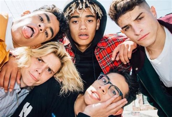 PRETTYMUCH – PICS