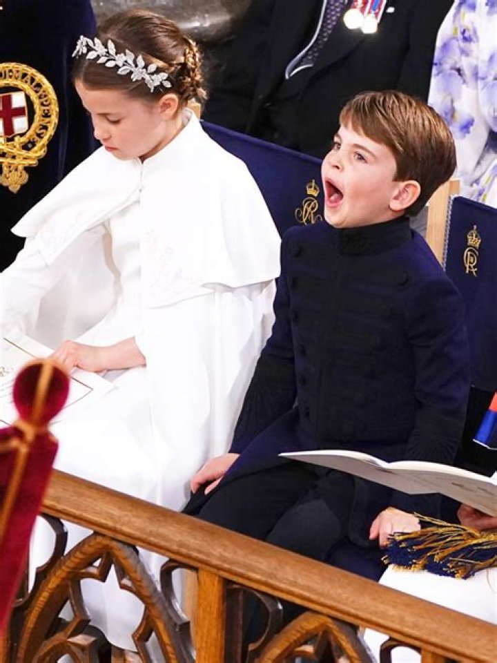Prince Louis Yawns & Leaves King Charles’ Coronation – Hollywood Life