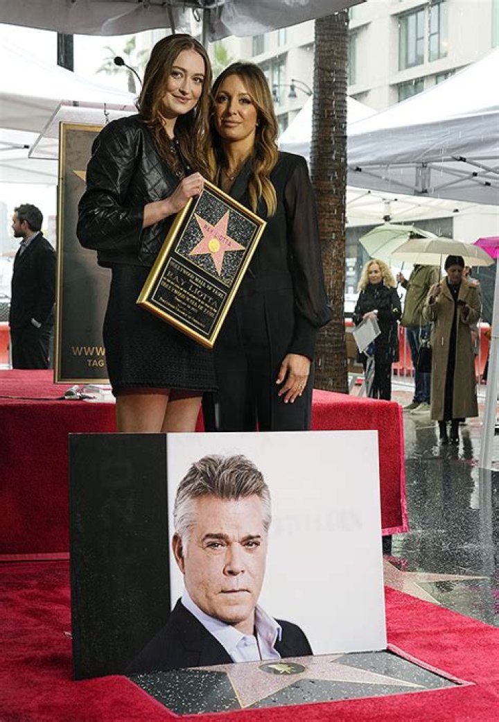 Ray Liotta’s Daughter Karsen Accepts His Hollywood Walk of Fame Star – Hollywood Life
