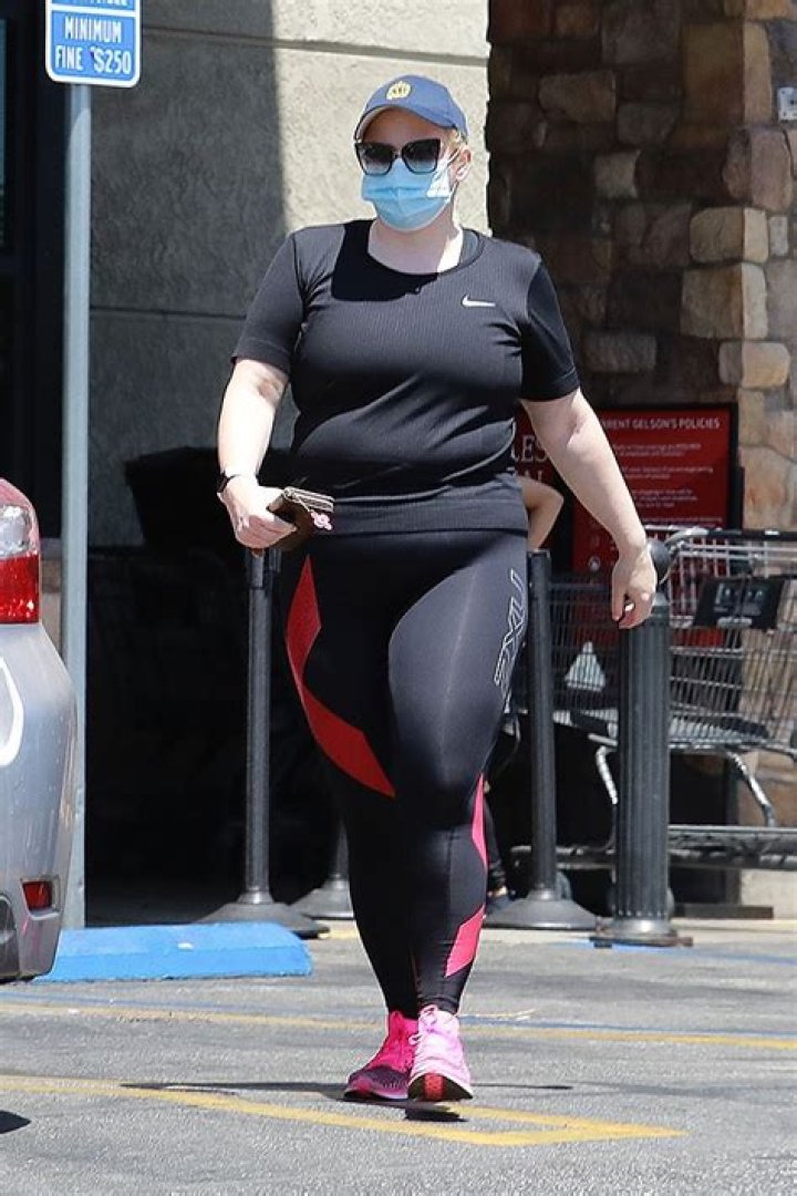 Rebel Wilson Puts Fit New Body On Display During Grocery Run In Her Workout Clothes — Pic