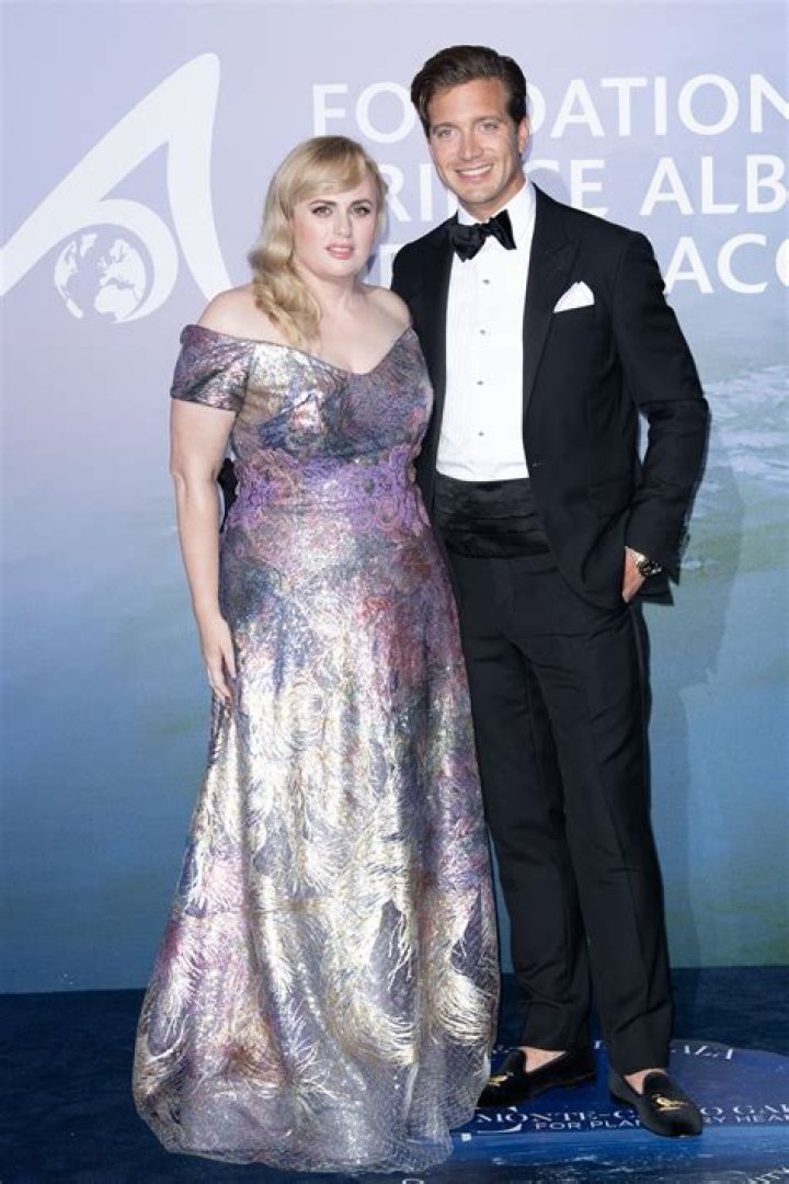 Rebel Wilson’s 5 Most Romantic Moments With BF Jacob Busch: Kissing On Winter Vacation & More