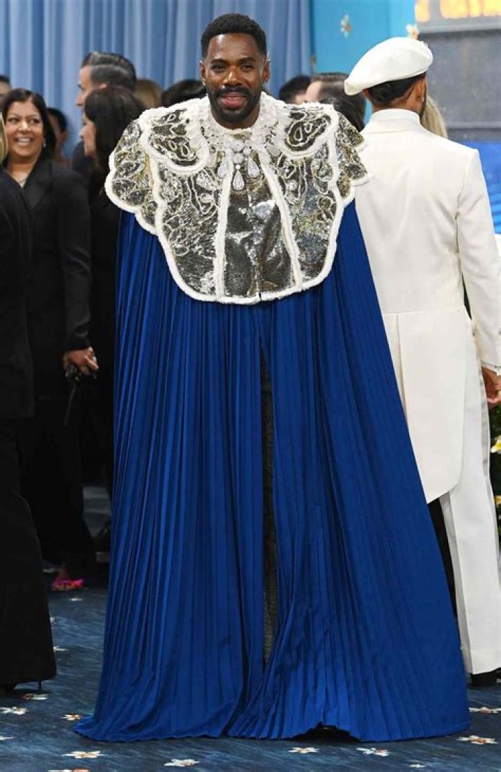 Celebrities Rocking The Warm Color In Cold Weather – Hollywood Life