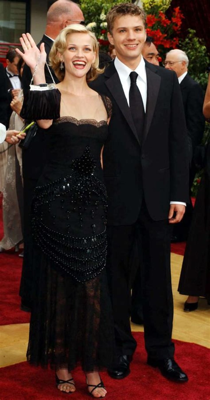 Reese Witherspoon & Ryan Phillippe’s Relationship – Hollywood Life