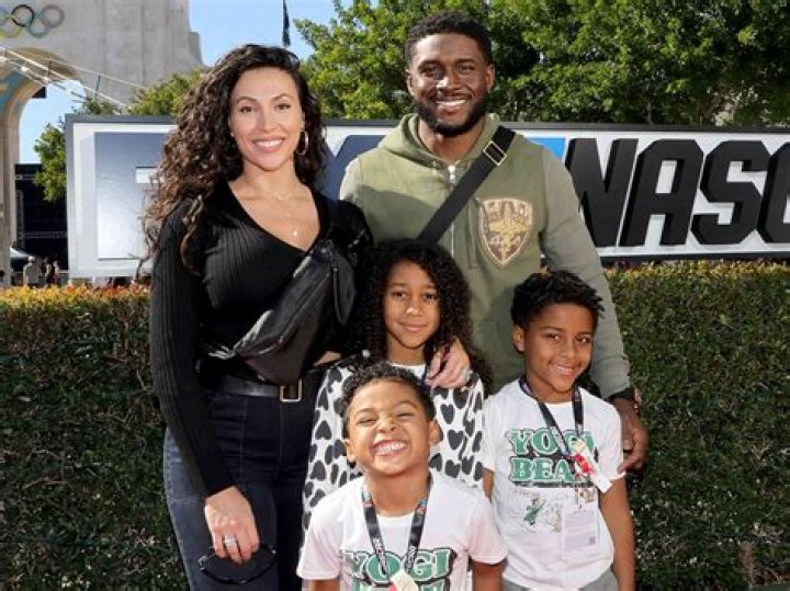 Reggie Bush Welcomes Baby #3 With Wife — A Precious Son – Hollywood Life